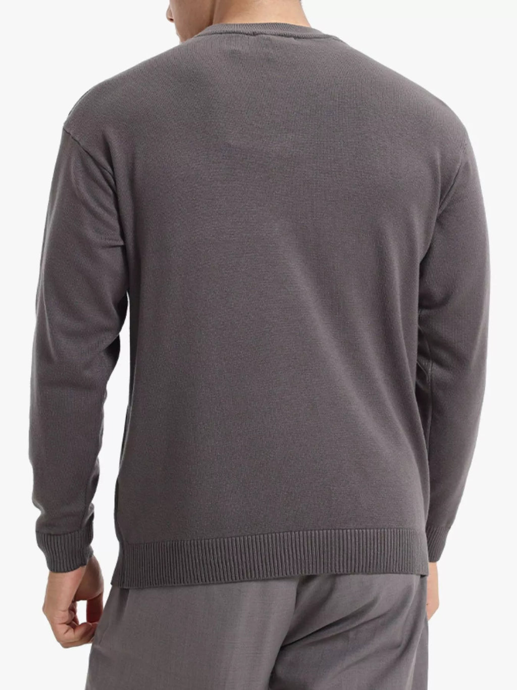 ValiantMan men's minimalist crew neck sweater with ribbed cuffs, stylish and comfortable knit sweater for men.