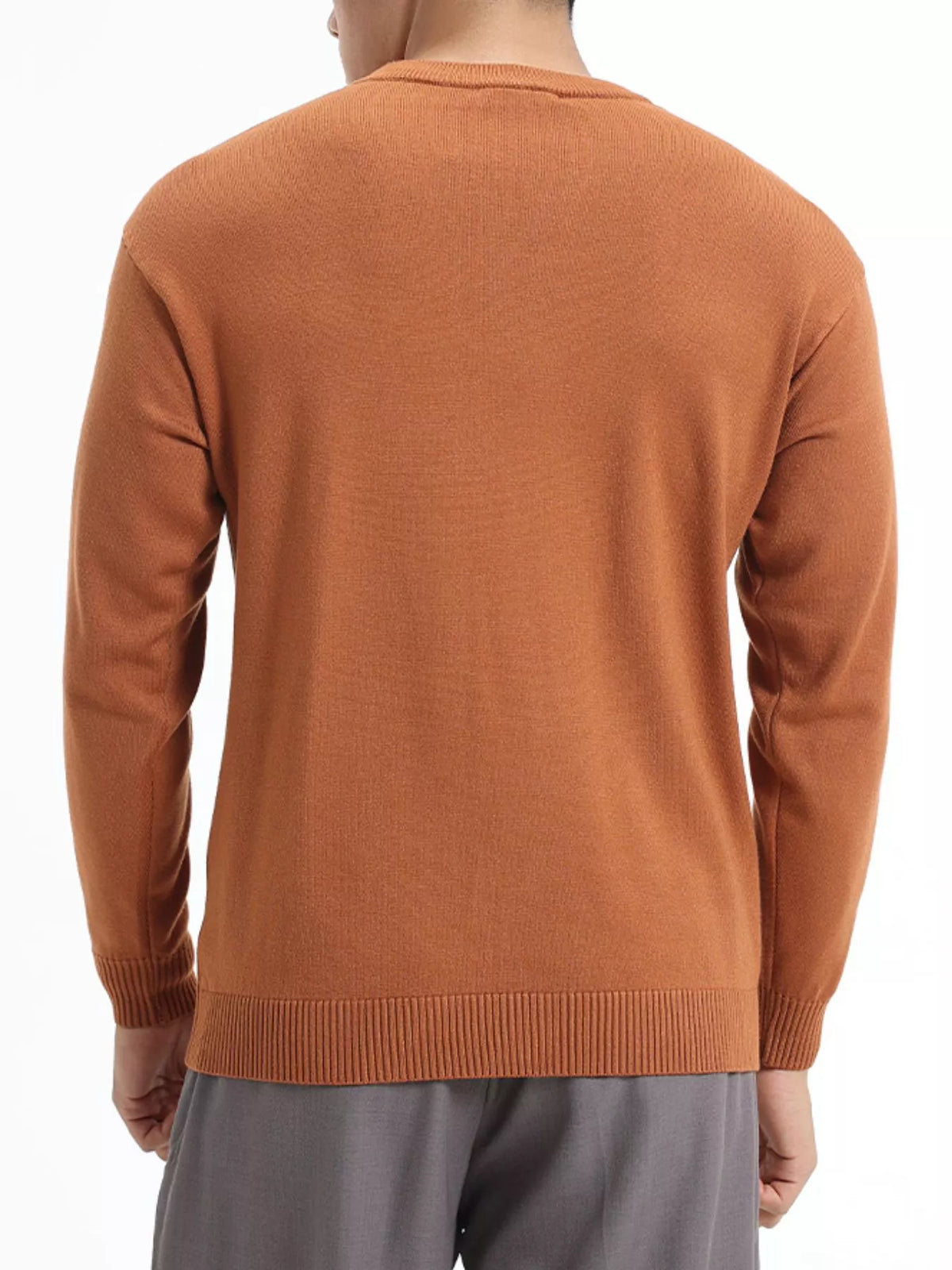 ValiantMan men's minimalist crew neck sweater with ribbed cuffs, showcasing a soft knit fabric and classic fit.