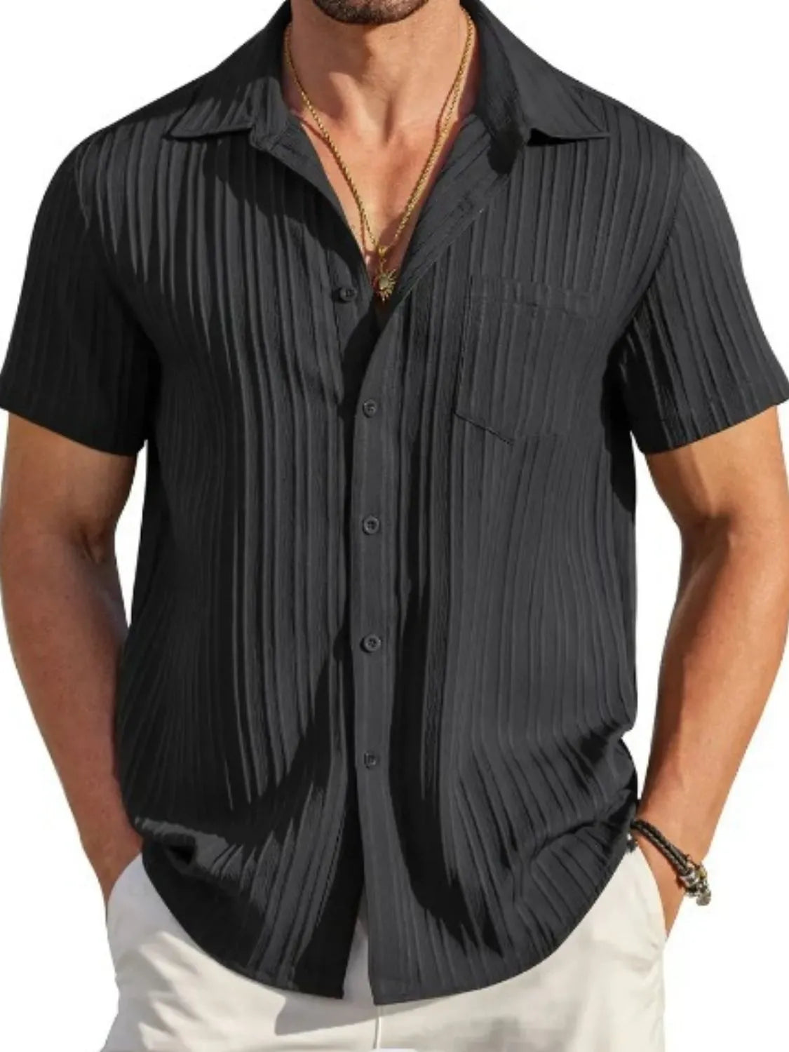 MasteryMan men's casual short sleeve button-down shirt in lightweight fabric, featuring a classic collar and button front design.