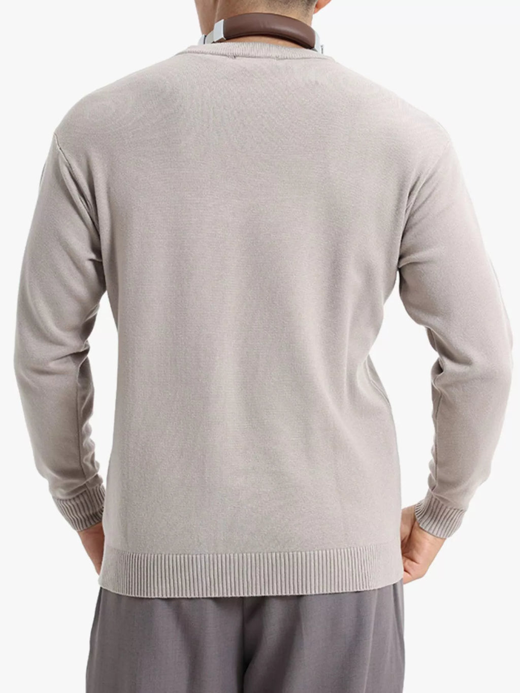 ValiantMan men's minimalist crew neck sweater with ribbed cuffs, navy blue, soft knit fabric, stylish and comfortable for casual wear.