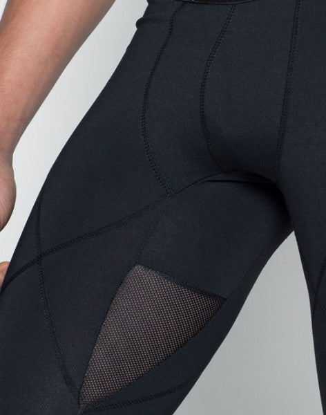 Black CITYBOYZ★USA AKTIV Compression Tights for athletic wear, shown on a model, highlighting stretch and fit.